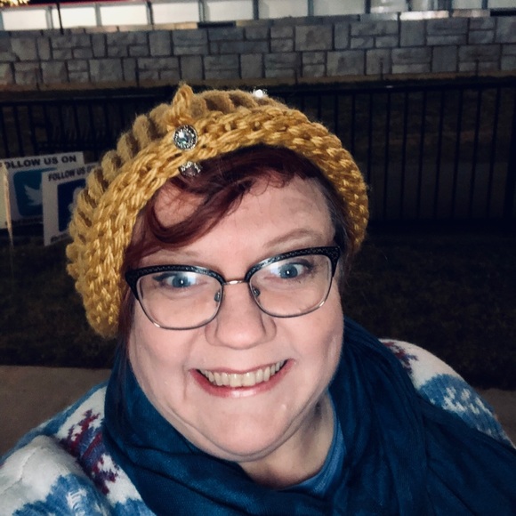 SUMMERTIME !!! Meet your Posher, April - Picture 4 of 9